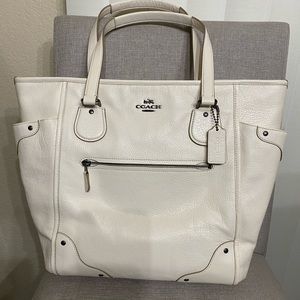 Brand new never worn very large Coach tote